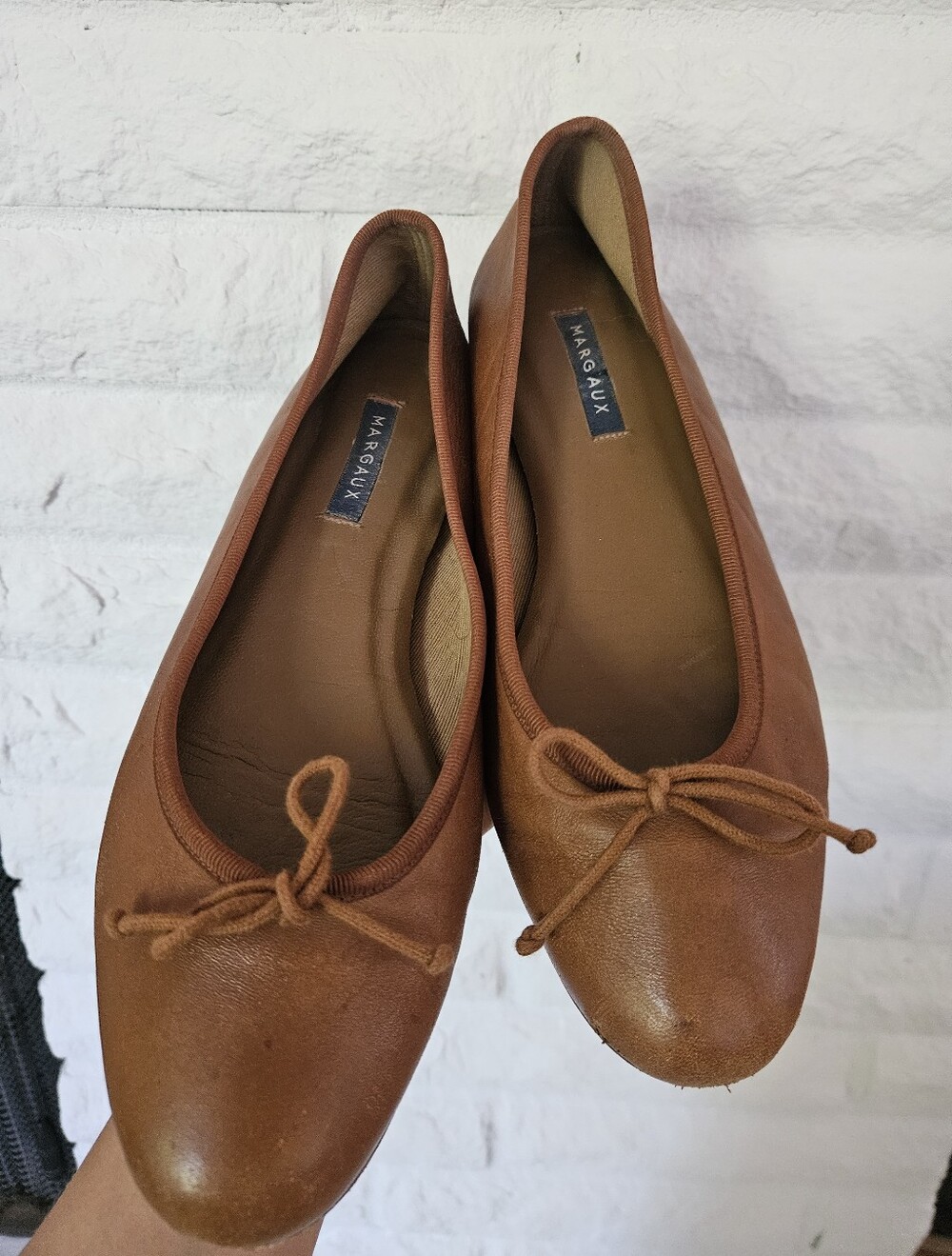 Margaux New York Classic Leather Ballet Flats Tan Brown Bow Accent